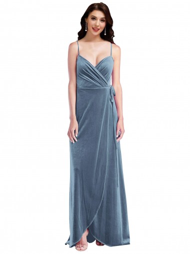 Comprar Linha A Amor Veludo Elástico Comprimento Chão Azul Empoeirado Vestidos de Madrinha / Vestidos de Festa