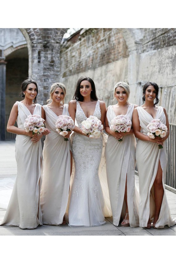 Comprar Linha A Decote V Chiffon Comprimento Chão Champanhe Vestidos de Madrinha