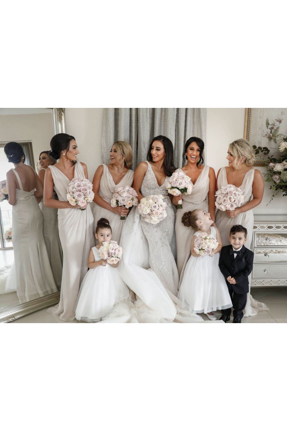 Comprar Linha A Decote V Chiffon Comprimento Chão Champanhe Vestidos de Madrinha