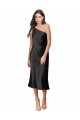 Comprar Bainha Um Ombro Cetim Elástico Comprimento Midi Preto Vestidos de Madrinha / Vestidos de Noite / Vestidos de Festa / Vestidos de Cocktail / Vestidos de Homecoming