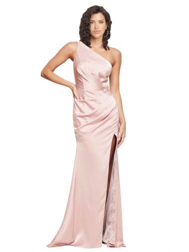 Comprar Bainha Um Ombro Cetim Sedoso Comprimento Chão Rosa Longo Vestidos de Madrinha / Vestidos de Noite / Vestidos de Festa