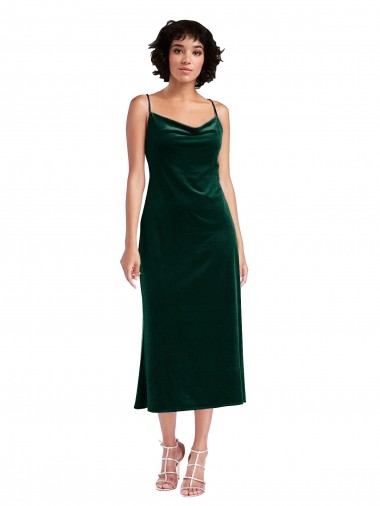 Comprar Bainha Decote Capuz Veludo Elástico Comprimento Midi Verde Escuro Curto Vestidos de Madrinha / Vestidos de Noite / Vestidos de Festa / Vestidos de Cocktail / Vestidos de Homecoming